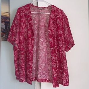 ❤️❤️ White Stag Pink and White Floral Leaf Design Button Up Short Sleeve Shirt